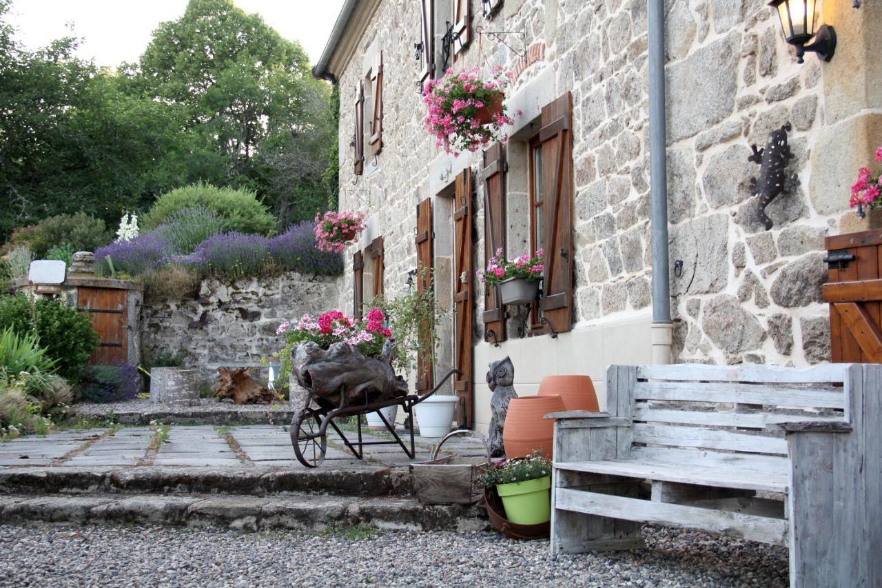 La Belle Ame Bed and Breakfast Saint-Priest-des-Champs Εξωτερικό φωτογραφία