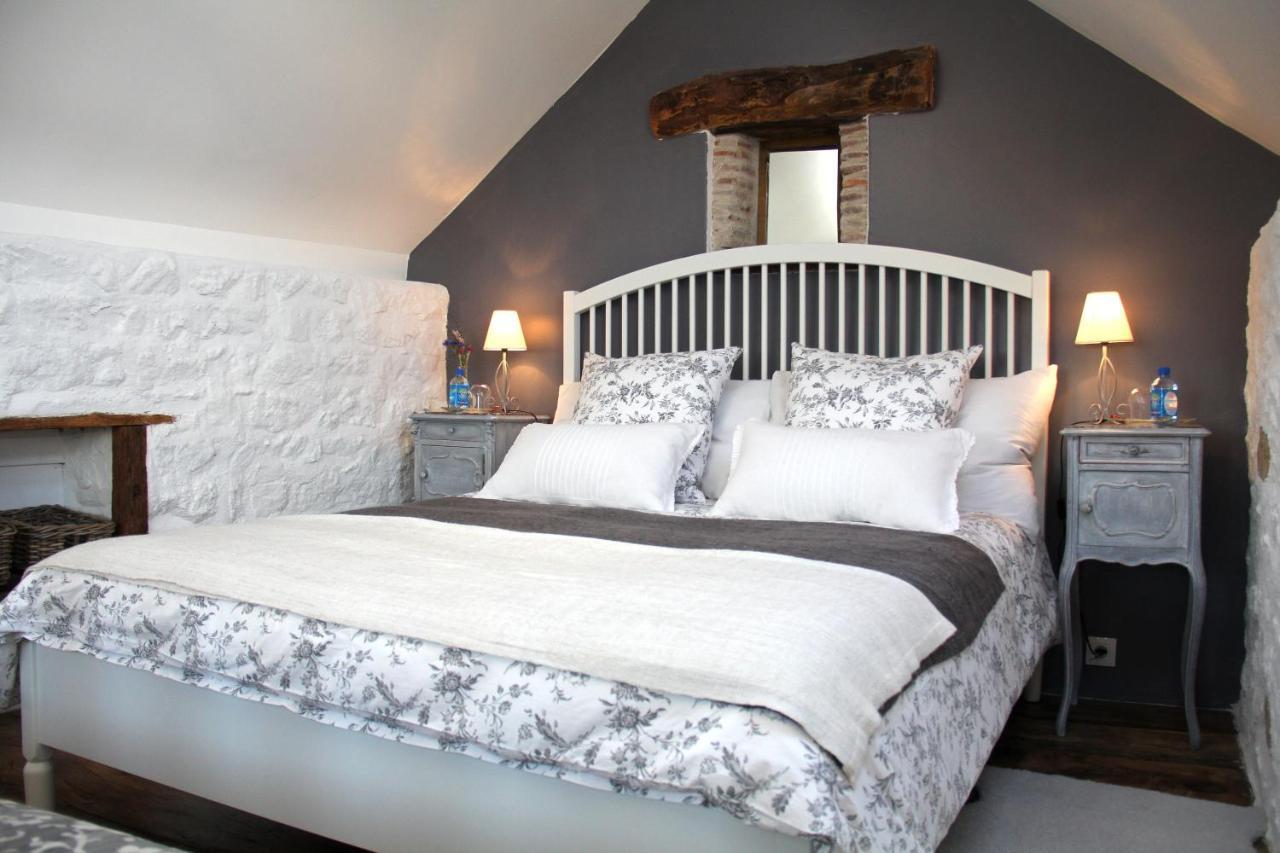 La Belle Ame Bed and Breakfast Saint-Priest-des-Champs Δωμάτιο φωτογραφία
