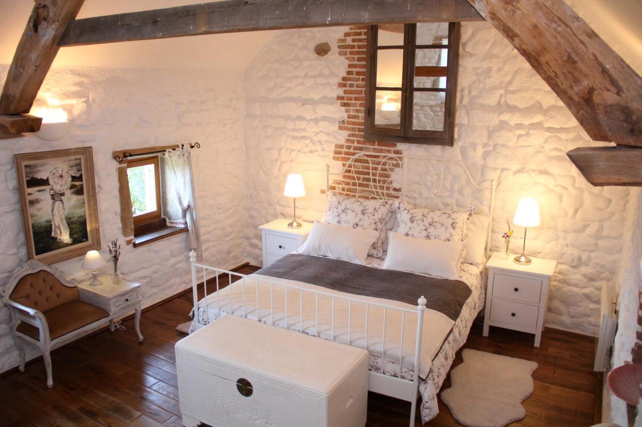 La Belle Ame Bed and Breakfast Saint-Priest-des-Champs Δωμάτιο φωτογραφία