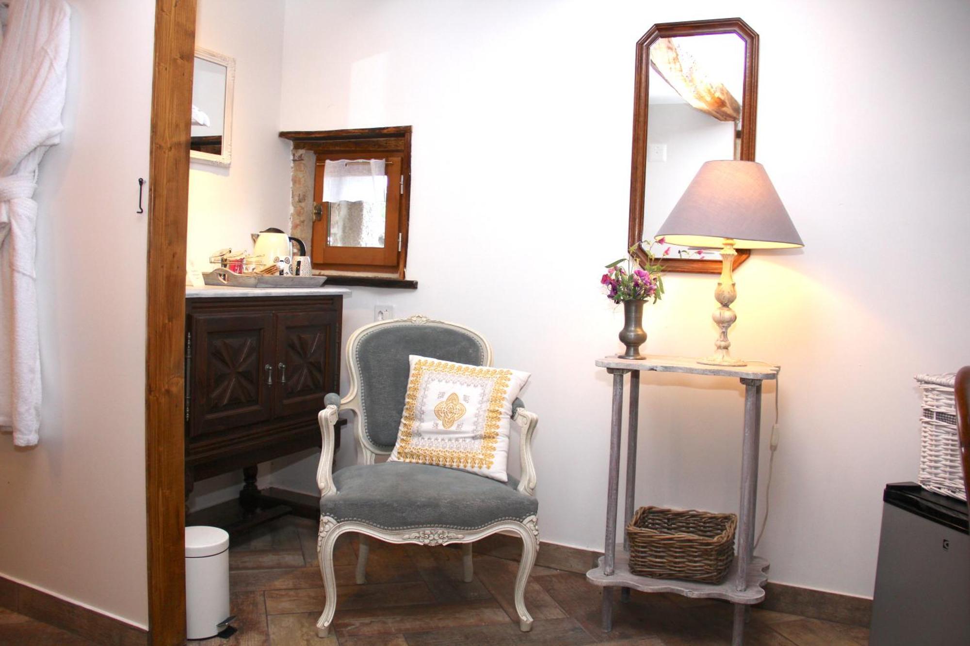 La Belle Ame Bed and Breakfast Saint-Priest-des-Champs Δωμάτιο φωτογραφία
