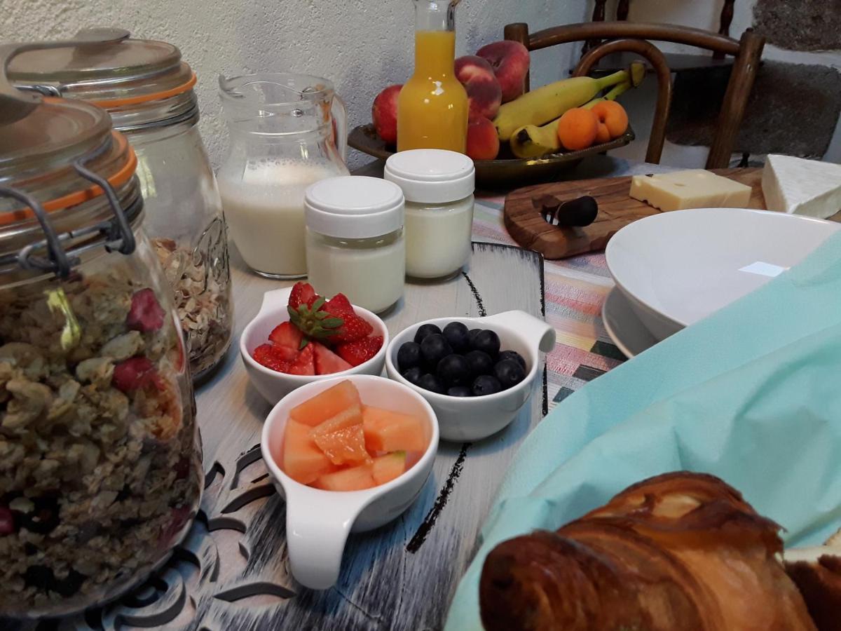 La Belle Ame Bed and Breakfast Saint-Priest-des-Champs Εξωτερικό φωτογραφία