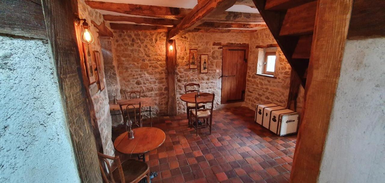 La Belle Ame Bed and Breakfast Saint-Priest-des-Champs Εξωτερικό φωτογραφία